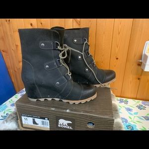 New Sorel Black Margo Chelsea leather boot, size11
